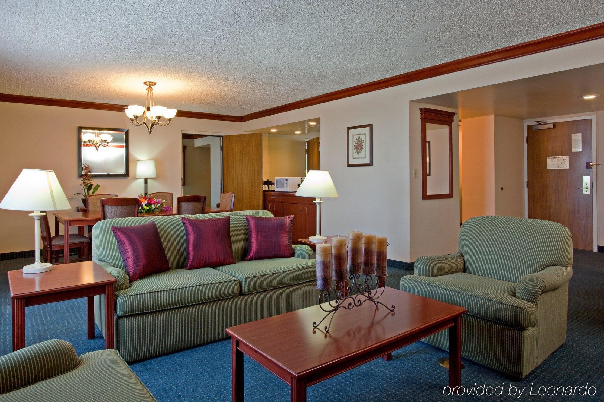 Holiday Inn La Mirada Buena Park By Ihg Interior photo