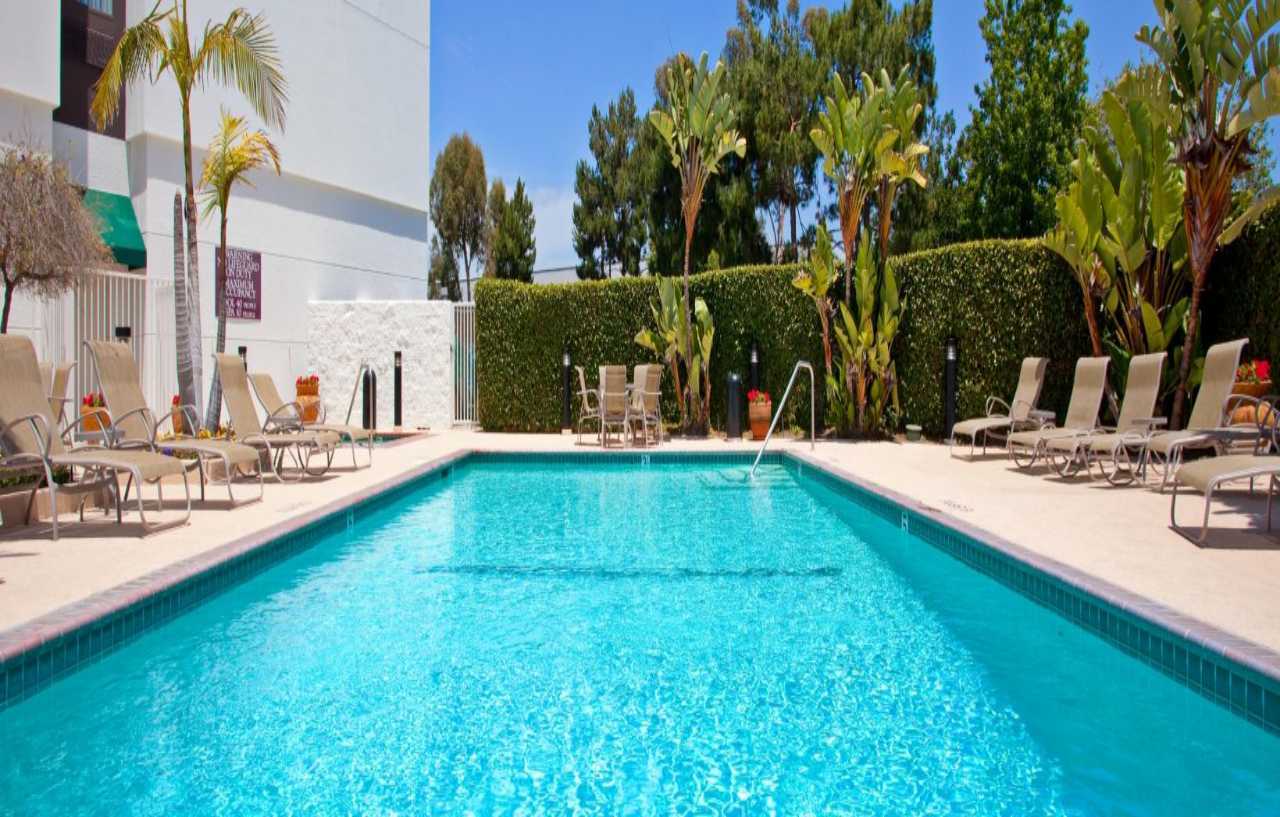 Holiday Inn La Mirada Buena Park By Ihg Exterior photo